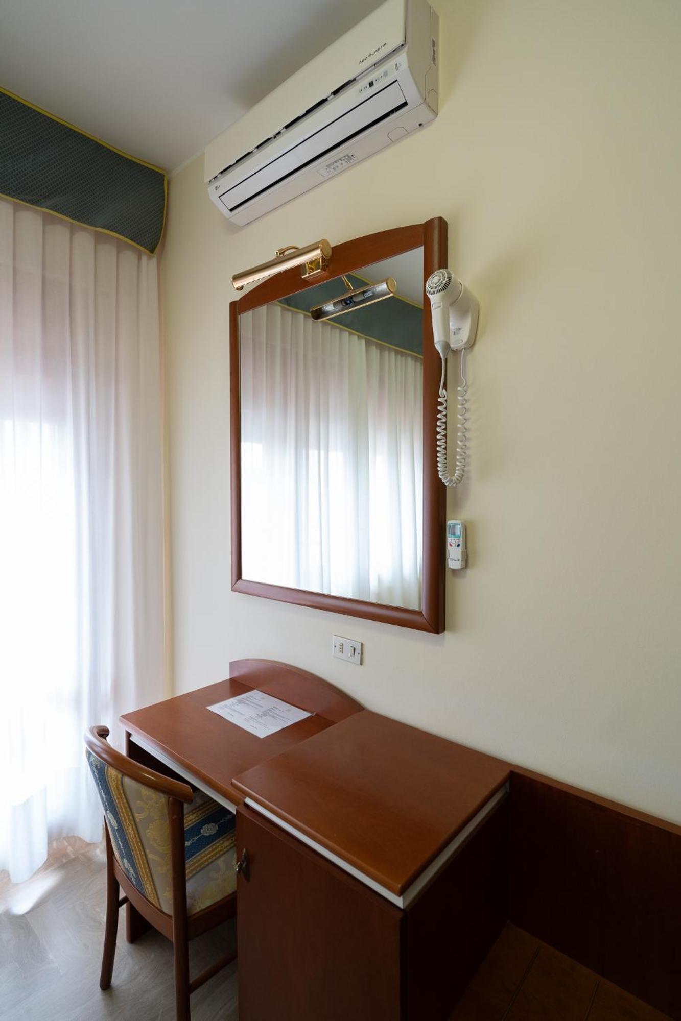 Easy Hotel Meryon Sottomarina Cameră foto